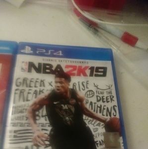 Limited addition Ps4 with 3 games